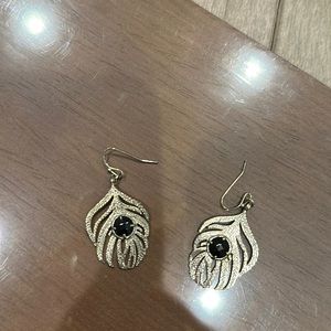 Kendra Scott feather earrings with black stone